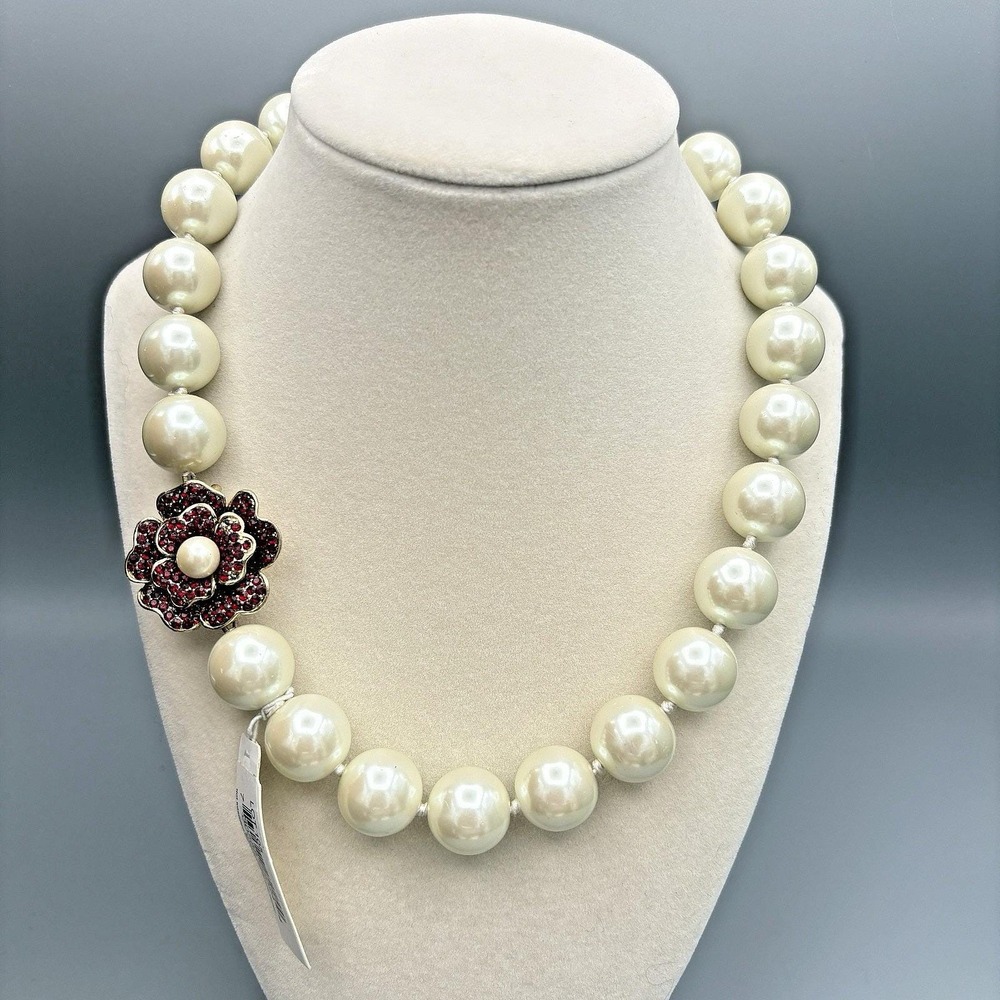 Vtg Carolee Large Faux Pearl Necklace Rhinestone Rose Magnetic Clasp Statement